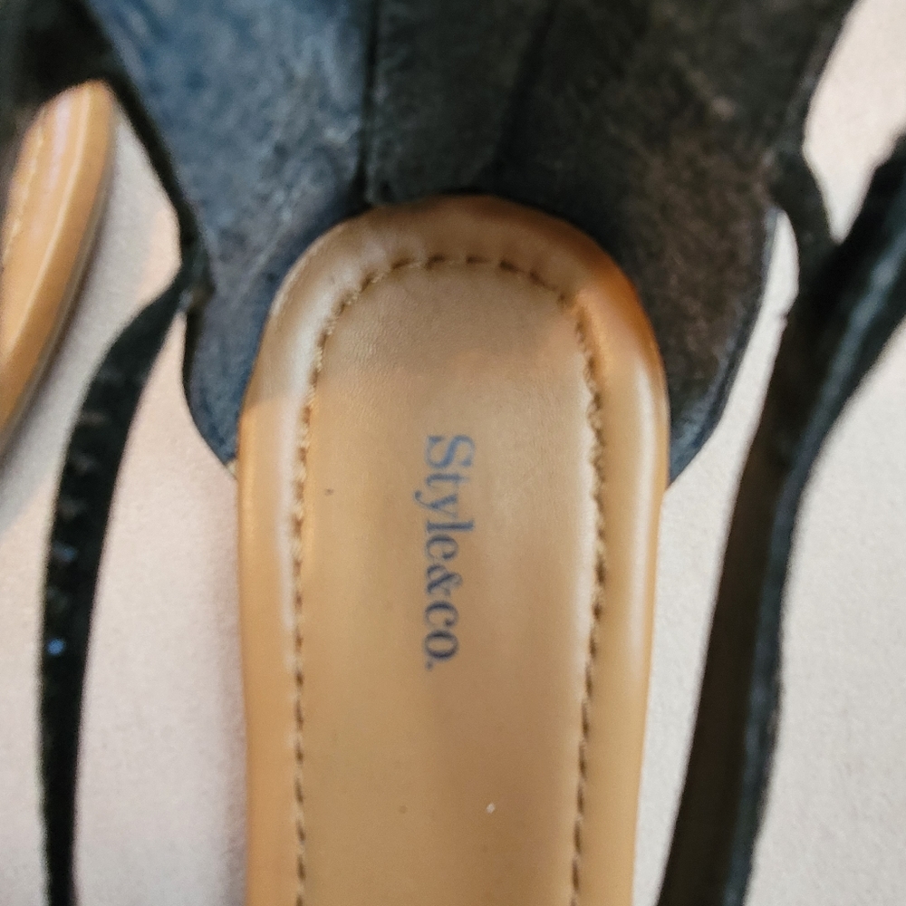 Sandals Sandals - Picture 6 of 7
